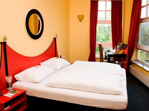 Hotel Am Ruhrufer Business & Golf Mülheim an der Ruhr Extérieur photo
