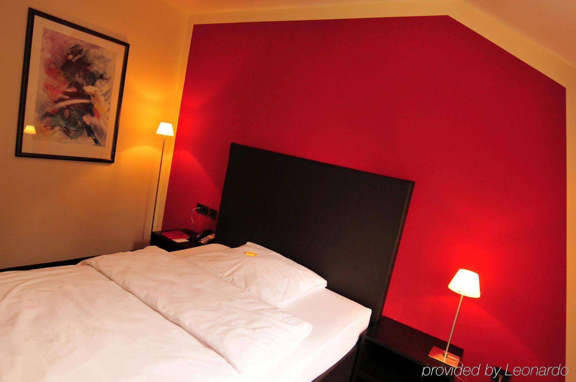 Hotel Am Ruhrufer Business & Golf Mülheim an der Ruhr Extérieur photo